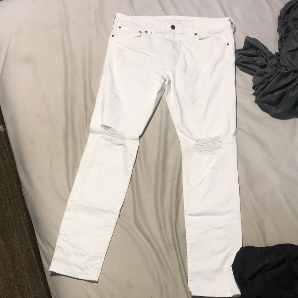 White American eagle ripped jeans